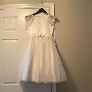 Beautiful white dress girls size 10